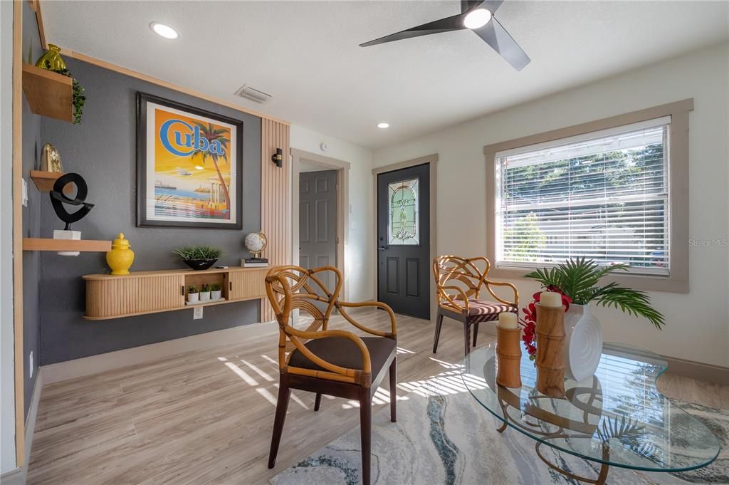 For Sale: $349,000 (2 beds, 2 baths, 1100 Square Feet)