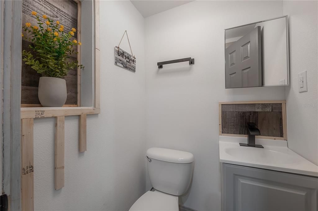 For Sale: $349,000 (2 beds, 2 baths, 1100 Square Feet)