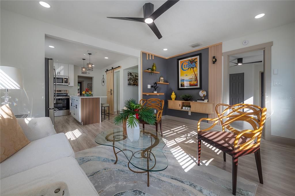 For Sale: $349,000 (2 beds, 2 baths, 1100 Square Feet)