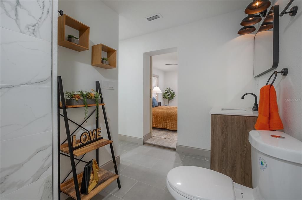 For Sale: $349,000 (2 beds, 2 baths, 1100 Square Feet)