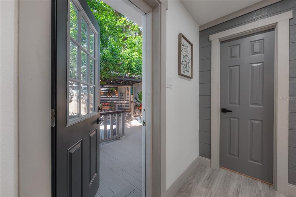 For Sale: $349,000 (2 beds, 2 baths, 1100 Square Feet)