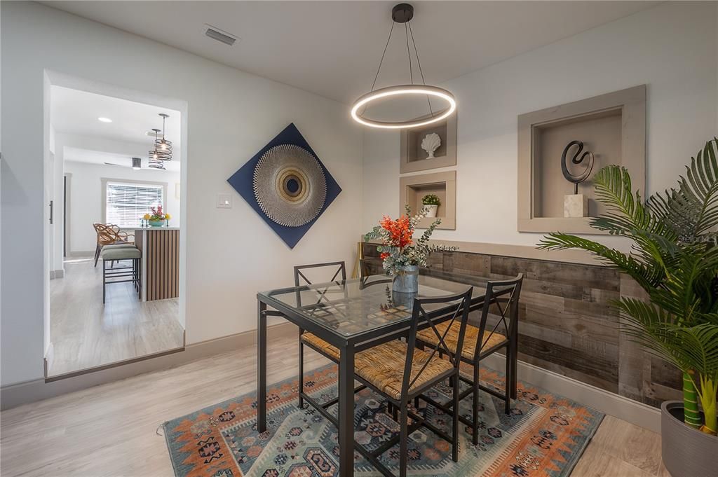 For Sale: $349,000 (2 beds, 2 baths, 1100 Square Feet)