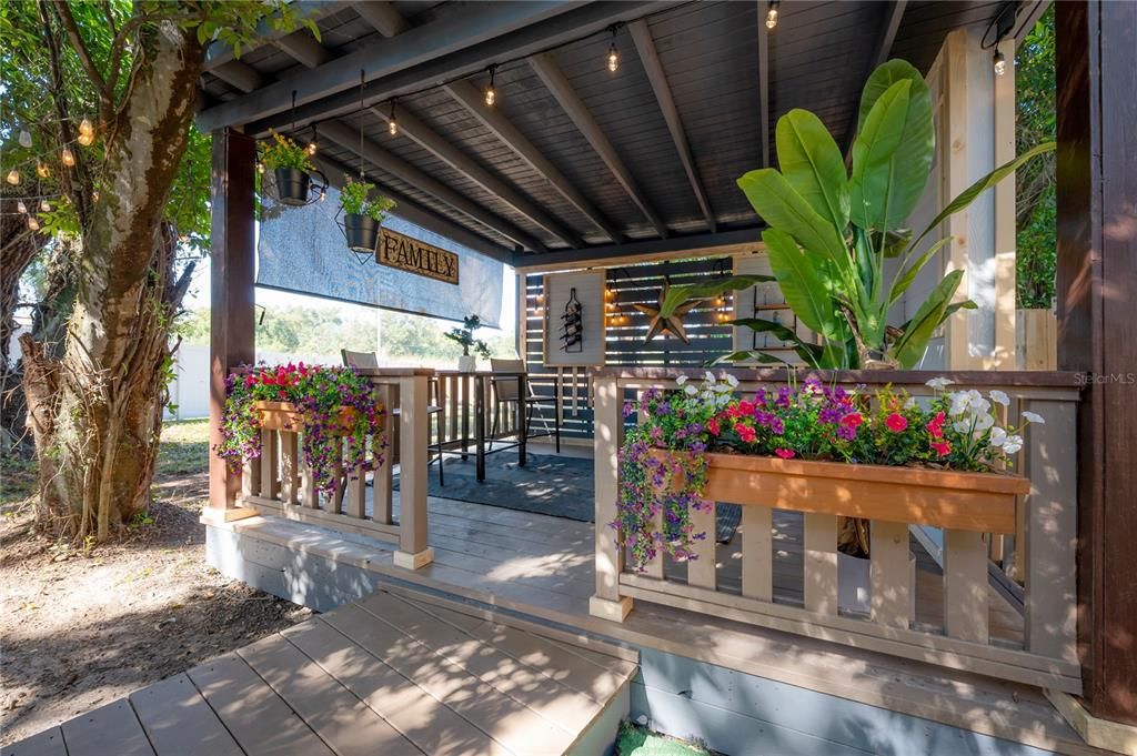 For Sale: $349,000 (2 beds, 2 baths, 1100 Square Feet)