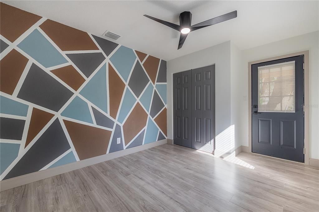For Sale: $349,000 (2 beds, 2 baths, 1100 Square Feet)