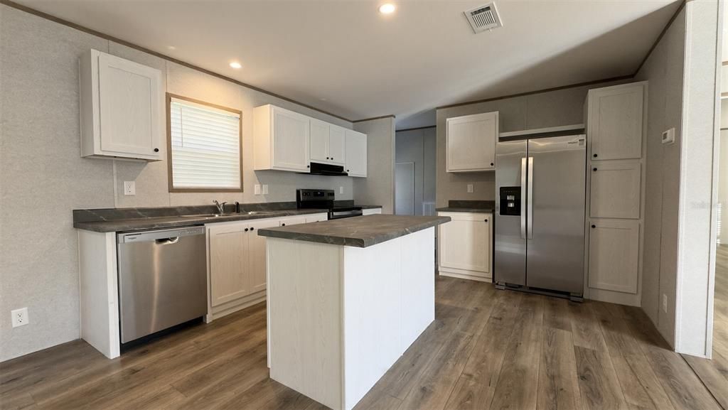 На продажу: $219,990 (3 спален, 2 ванн, 1493 Квадратных фут)