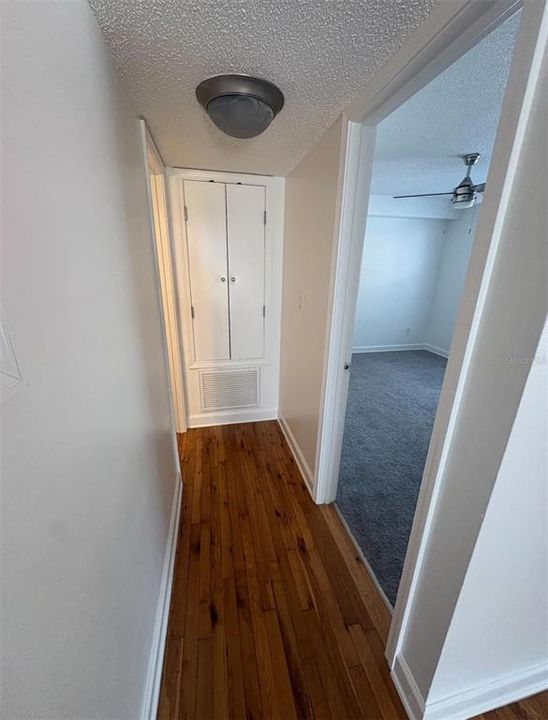 For Sale: $132,000 (1 beds, 1 baths, 636 Square Feet)