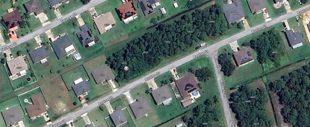 En Venta: $41,900 (0.23 acres)