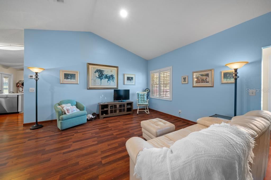 En Venta: $235,900 (2 camas, 2 baños, 1248 Pies cuadrados)