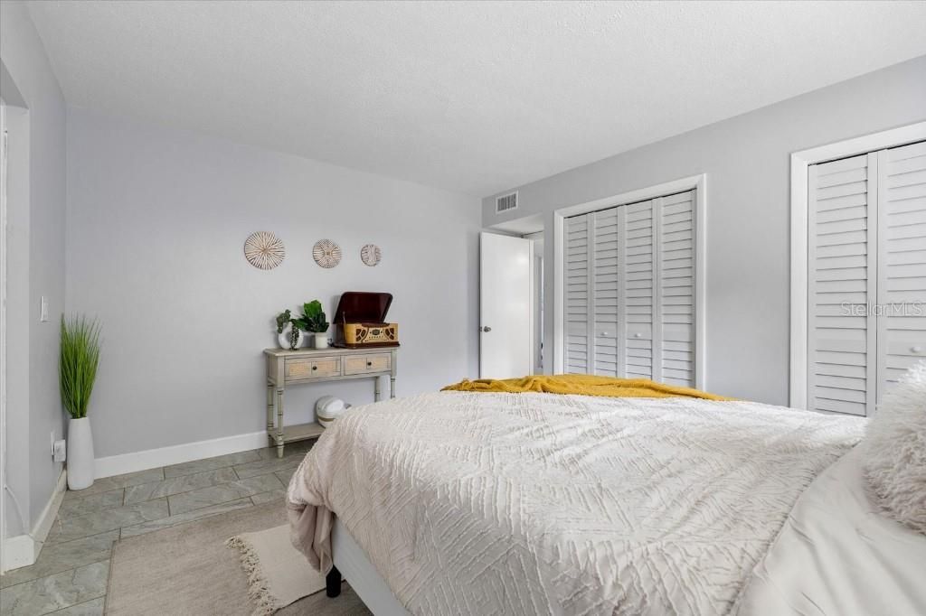 For Sale: $565,000 (4 beds, 2 baths, 2223 Square Feet)