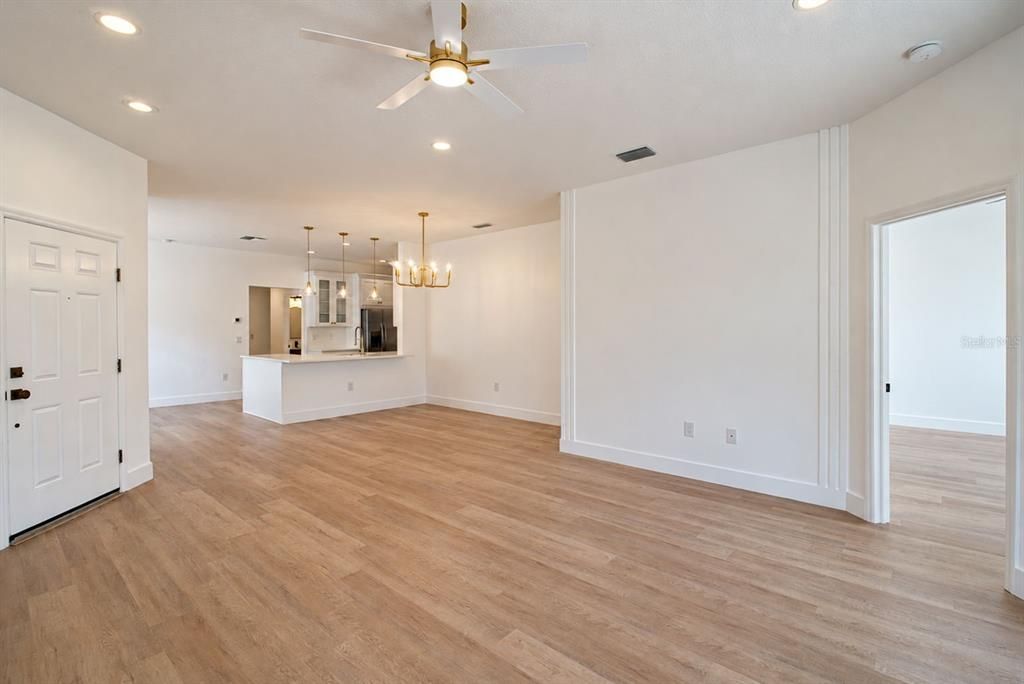 For Sale: $335,000 (3 beds, 2 baths, 1546 Square Feet)