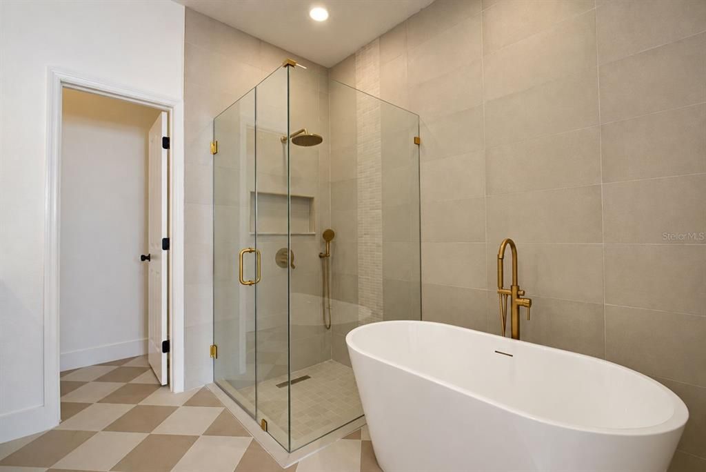 For Sale: $335,000 (3 beds, 2 baths, 1546 Square Feet)