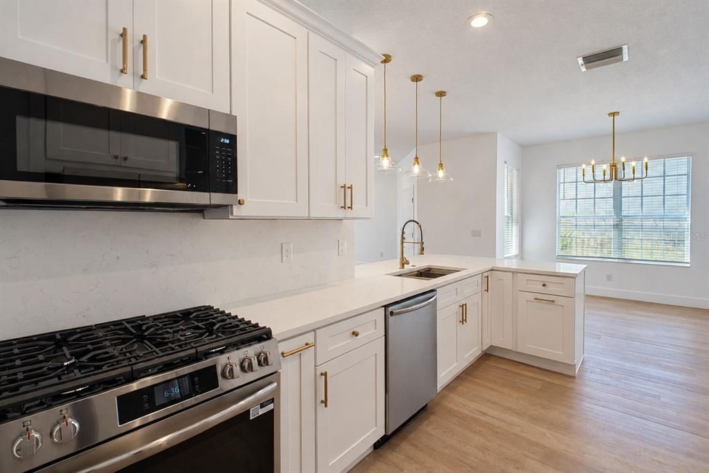 For Sale: $335,000 (3 beds, 2 baths, 1546 Square Feet)
