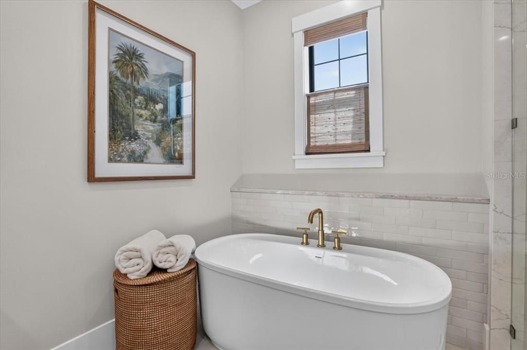 For Sale: $3,395,000 (3 beds, 3 baths, 3324 Square Feet)