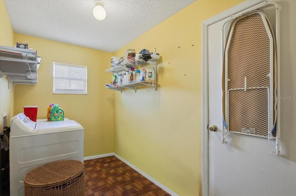 En Venta: $284,900 (3 camas, 2 baños, 2020 Pies cuadrados)