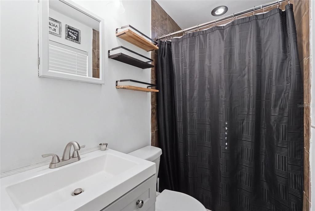 En Venta: $329,000 (3 camas, 2 baños, 1229 Pies cuadrados)