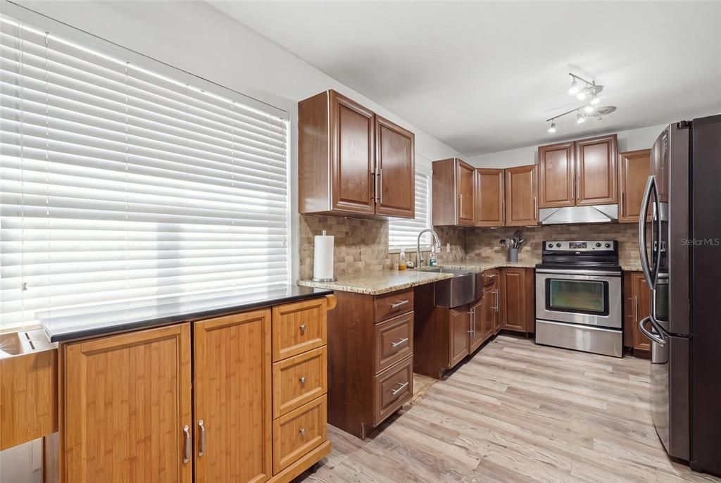 En Venta: $329,000 (3 camas, 2 baños, 1229 Pies cuadrados)