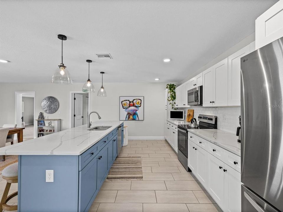 For Sale: $1,499,000 (3 beds, 2 baths, 2487 Square Feet)