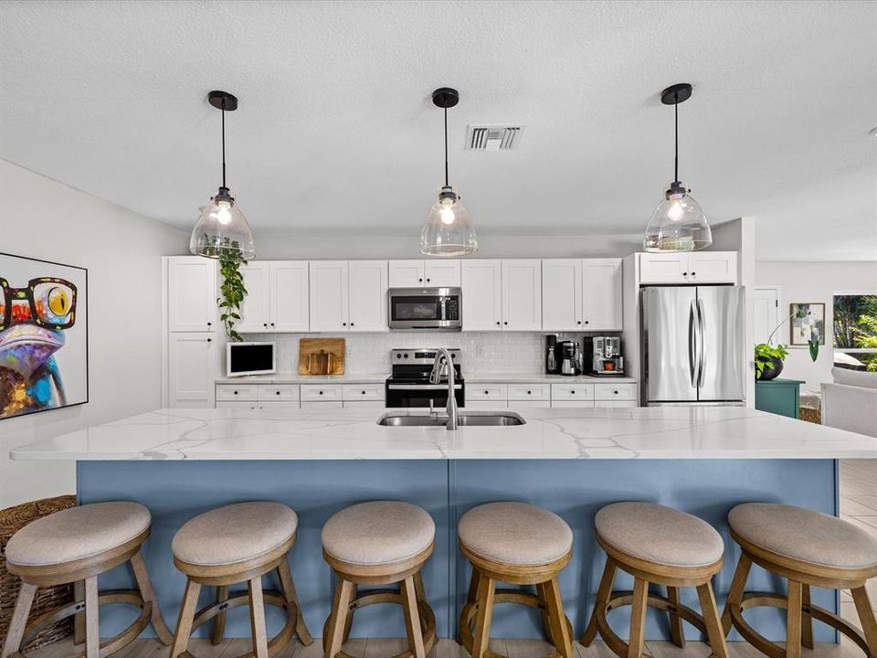 For Sale: $1,499,000 (3 beds, 2 baths, 2487 Square Feet)