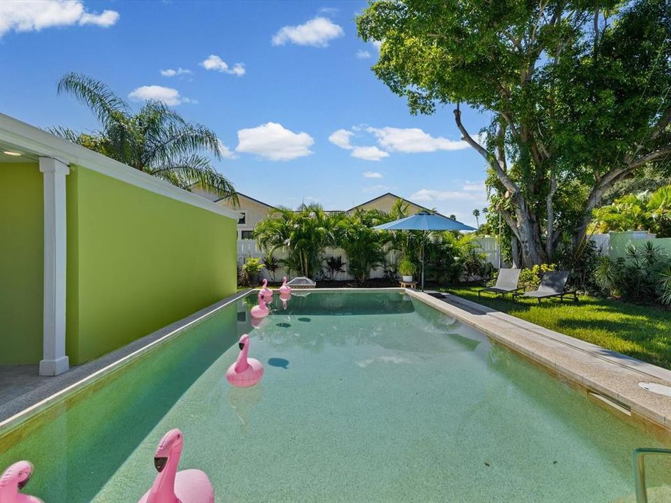 For Sale: $1,499,000 (3 beds, 2 baths, 2487 Square Feet)