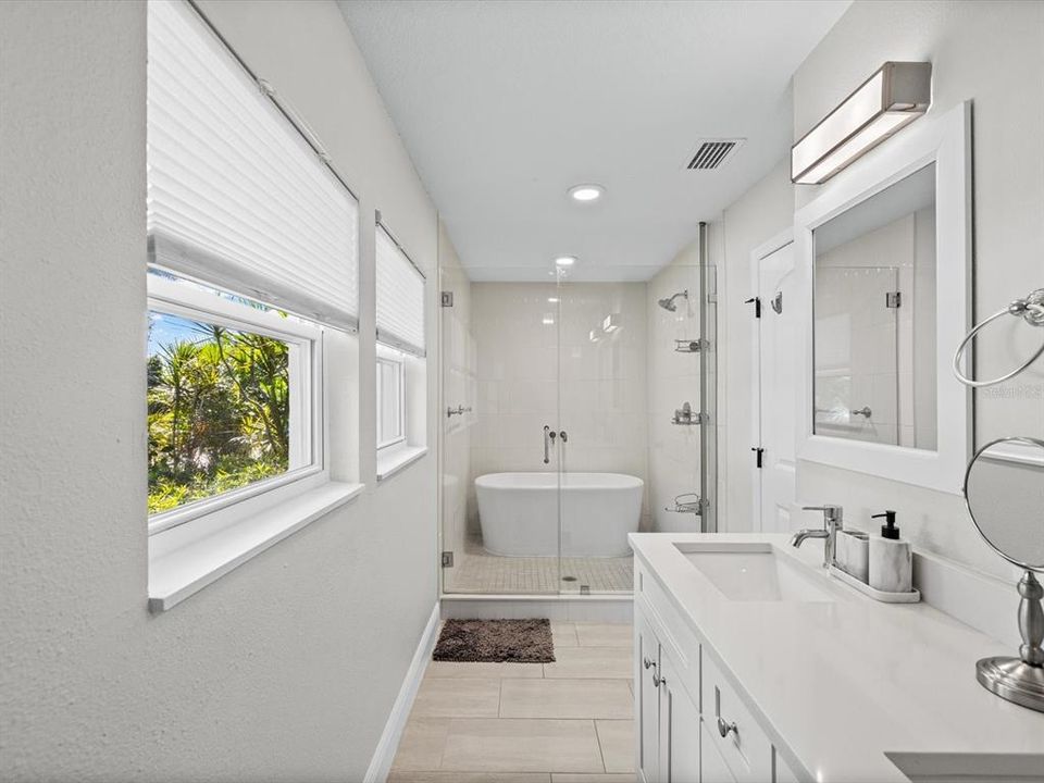 For Sale: $1,499,000 (3 beds, 2 baths, 2487 Square Feet)