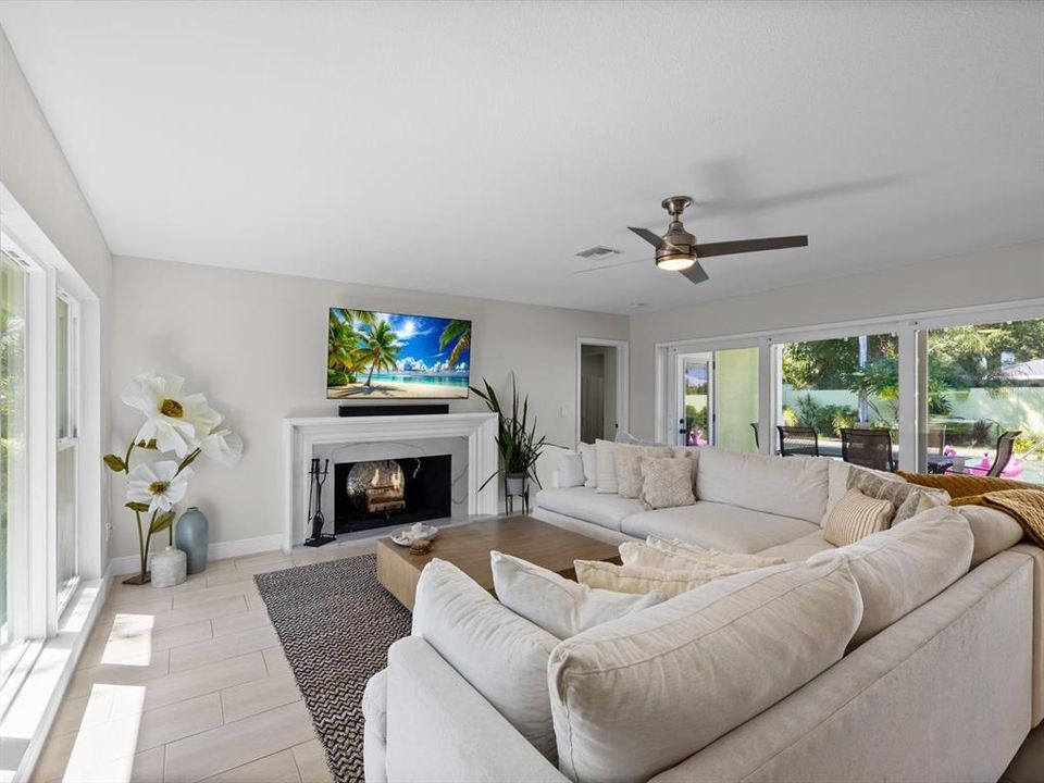 For Sale: $1,499,000 (3 beds, 2 baths, 2487 Square Feet)