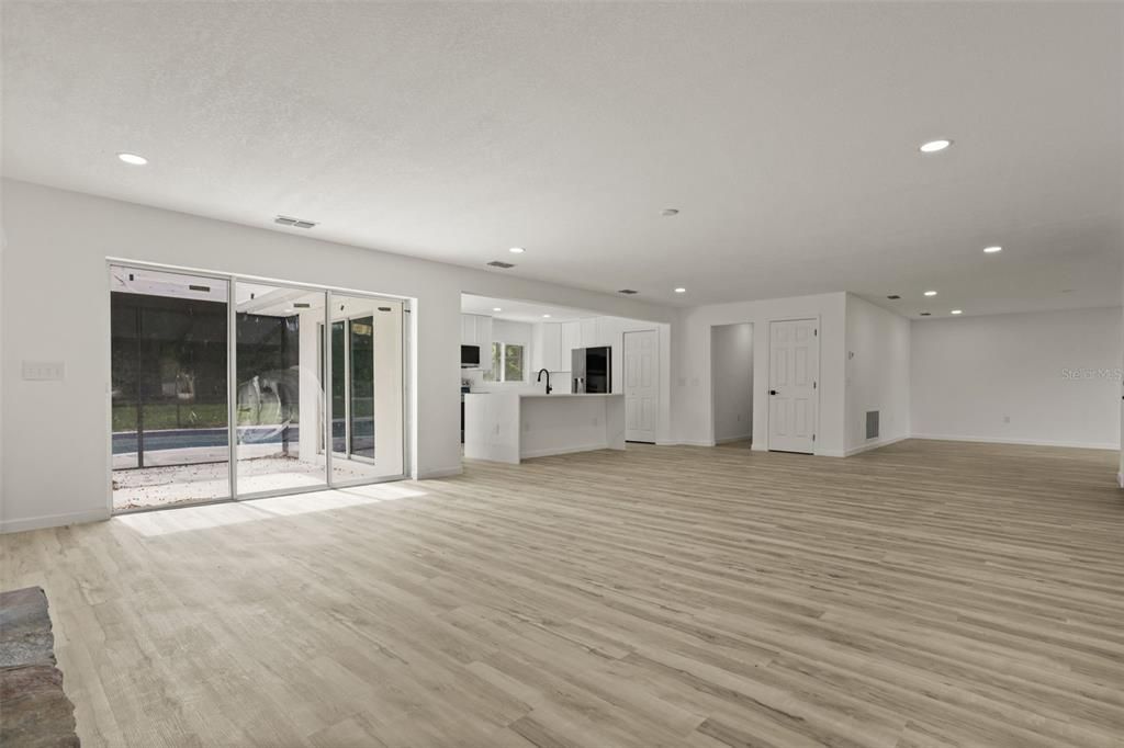 For Sale: $810,000 (4 beds, 2 baths, 2192 Square Feet)