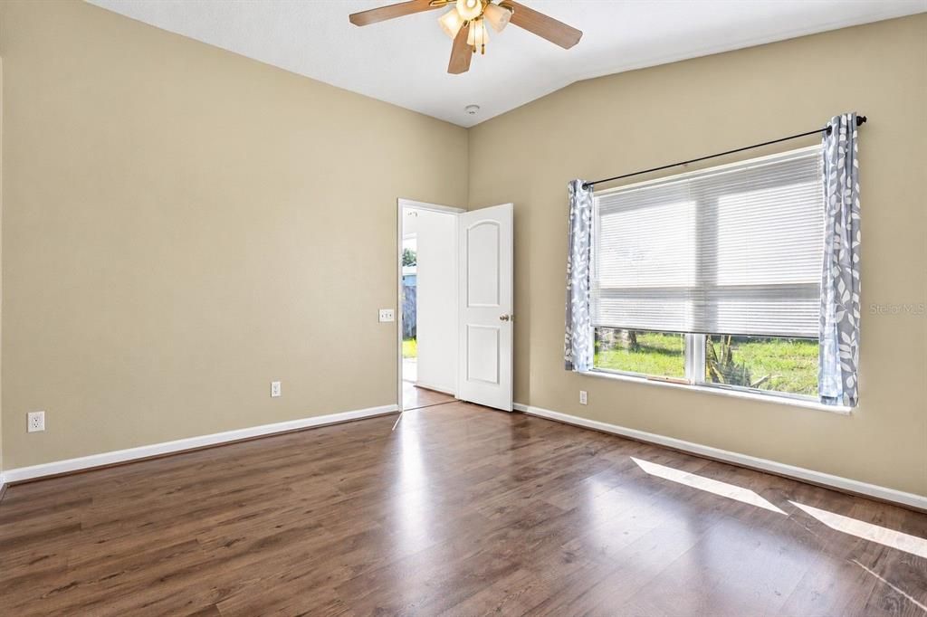 For Sale: $299,900 (3 beds, 2 baths, 1507 Square Feet)