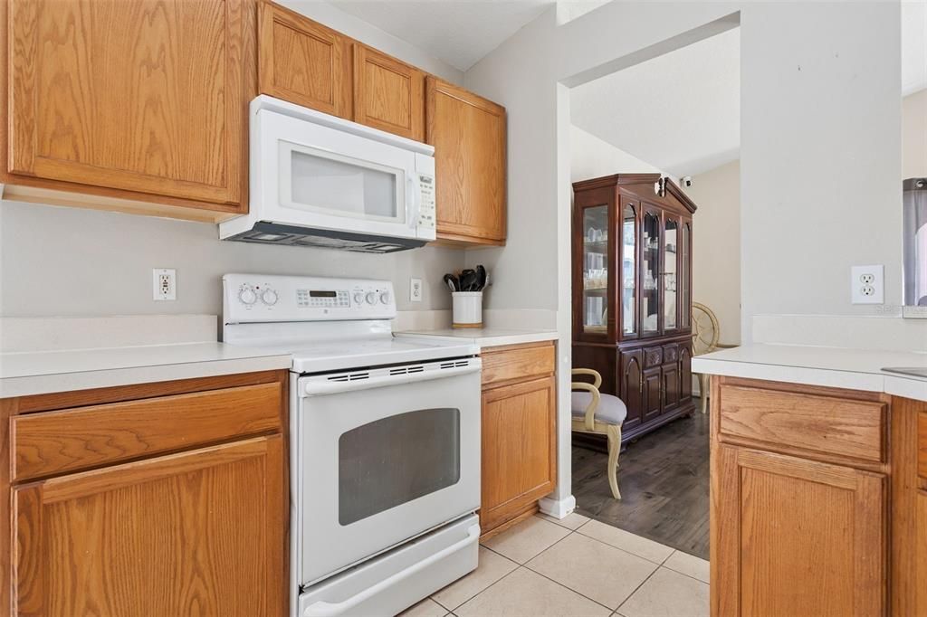 For Sale: $299,900 (3 beds, 2 baths, 1507 Square Feet)