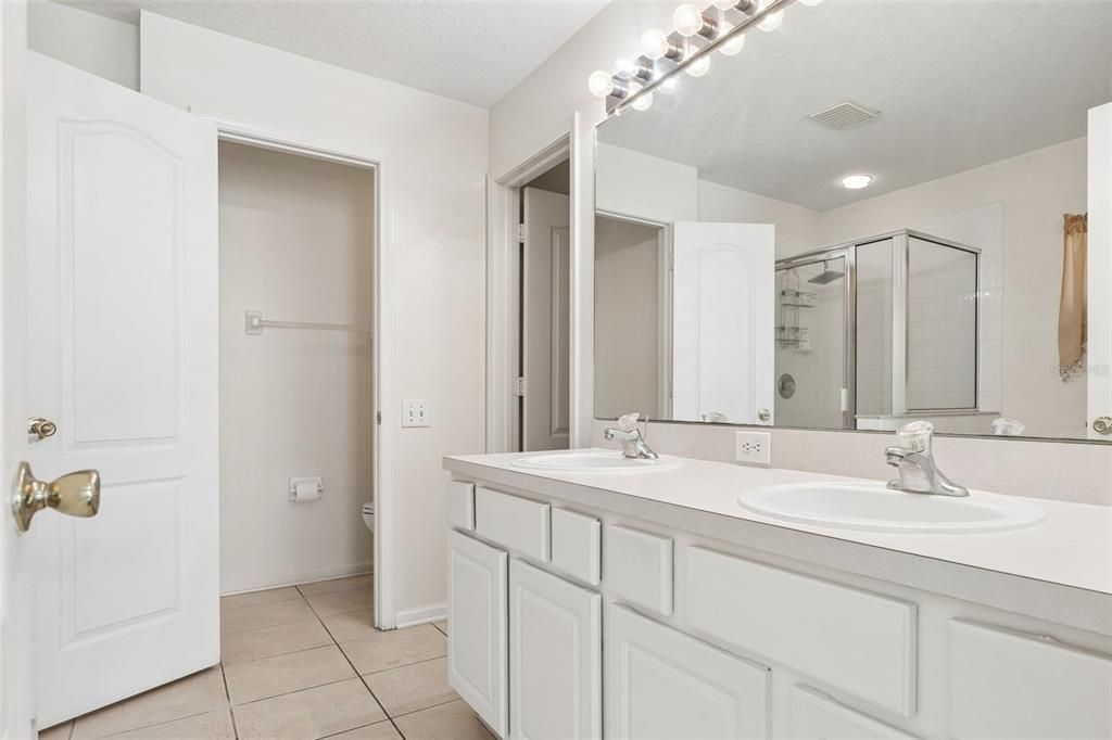 For Sale: $299,900 (3 beds, 2 baths, 1507 Square Feet)