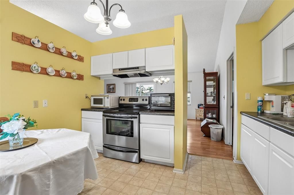 For Sale: $260,000 (3 beds, 2 baths, 1268 Square Feet)