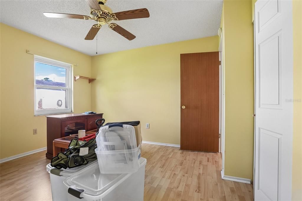 For Sale: $260,000 (3 beds, 2 baths, 1268 Square Feet)