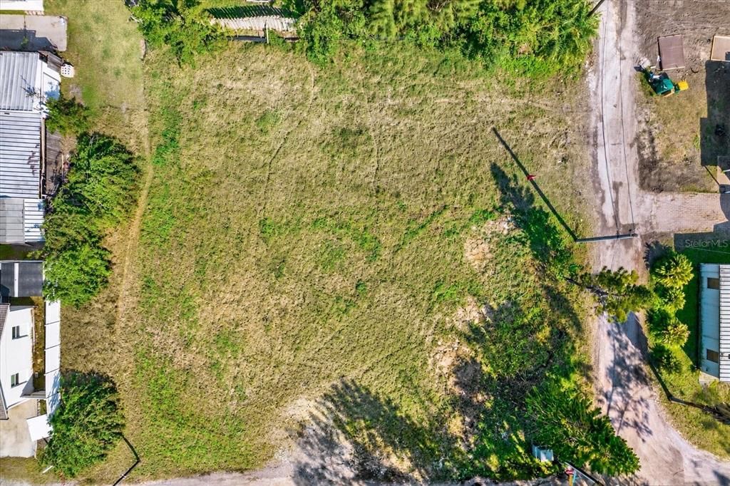 На продажу: $300,000 (0.15 acres)
