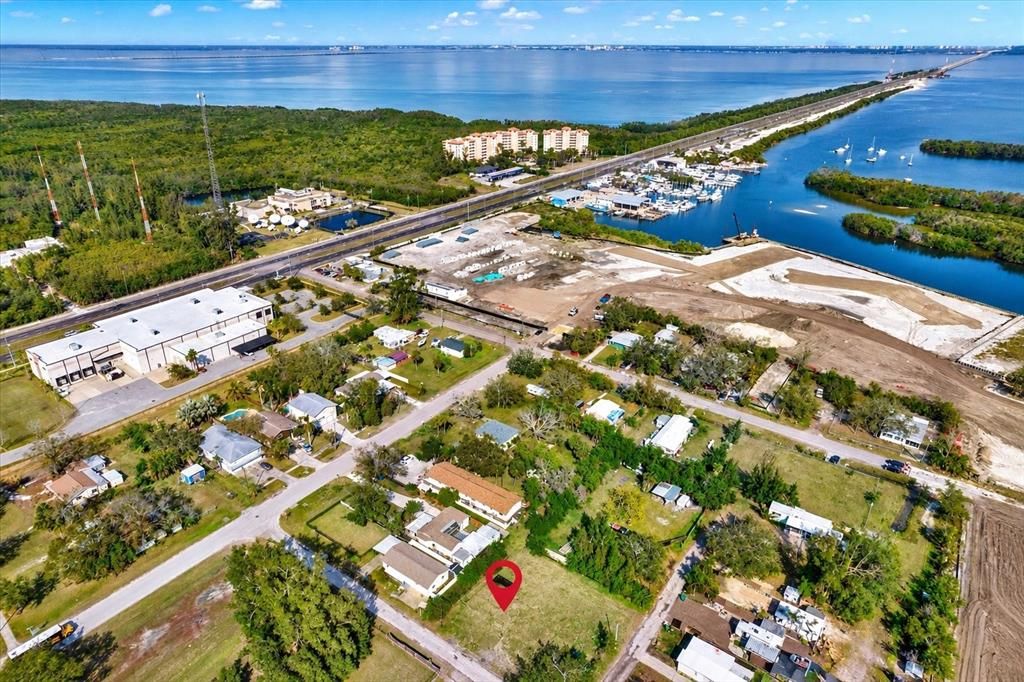 На продажу: $300,000 (0.15 acres)
