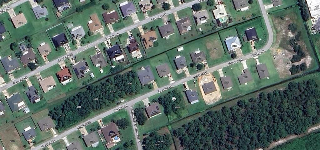 En Venta: $41,900 (0.23 acres)