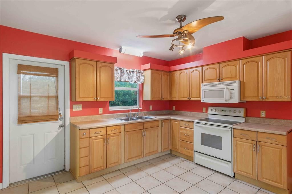 En Venta: $230,000 (3 camas, 1 baños, 1173 Pies cuadrados)