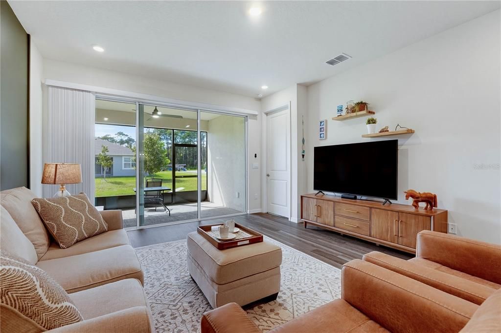 For Sale: $309,000 (2 beds, 2 baths, 1626 Square Feet)