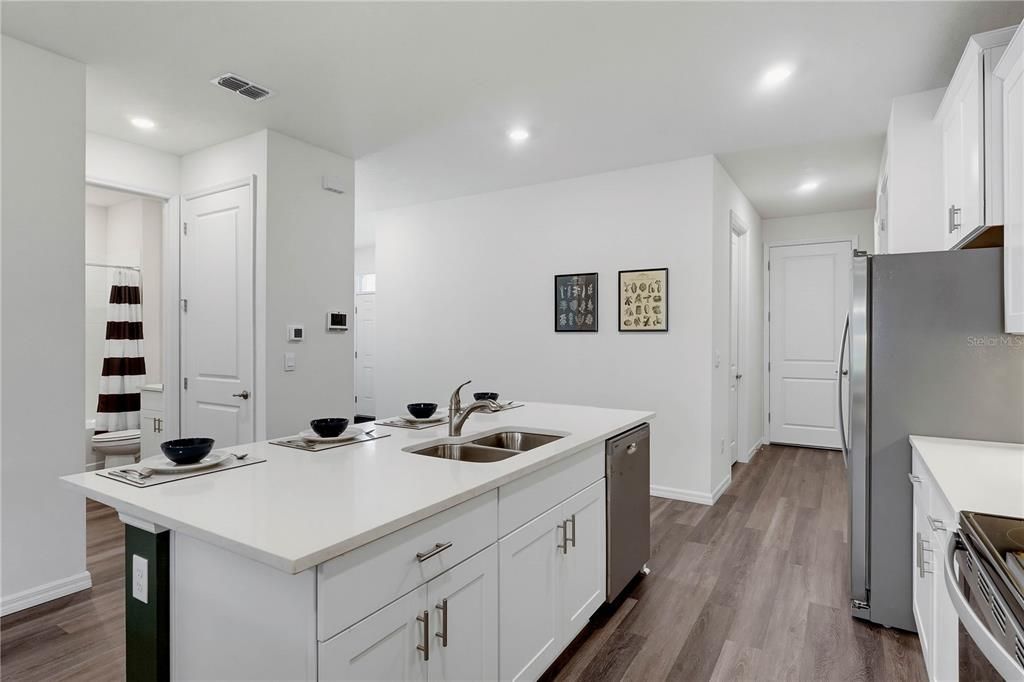 For Sale: $309,000 (2 beds, 2 baths, 1626 Square Feet)
