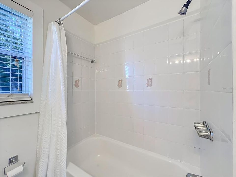 На продажу: $325,000 (3 спален, 2 ванн, 1285 Квадратных фут)