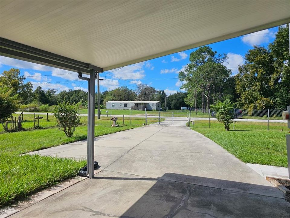 For Rent: $2,100 (3 beds, 2 baths, 960 Square Feet)