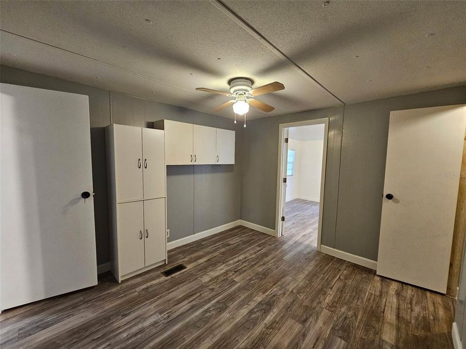 For Rent: $2,100 (3 beds, 2 baths, 960 Square Feet)