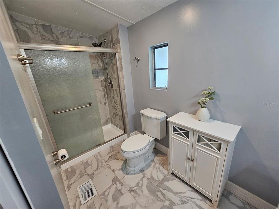 For Rent: $2,100 (3 beds, 2 baths, 960 Square Feet)