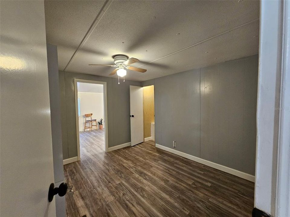 For Rent: $2,100 (3 beds, 2 baths, 960 Square Feet)