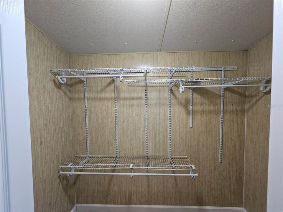 For Rent: $2,100 (3 beds, 2 baths, 960 Square Feet)