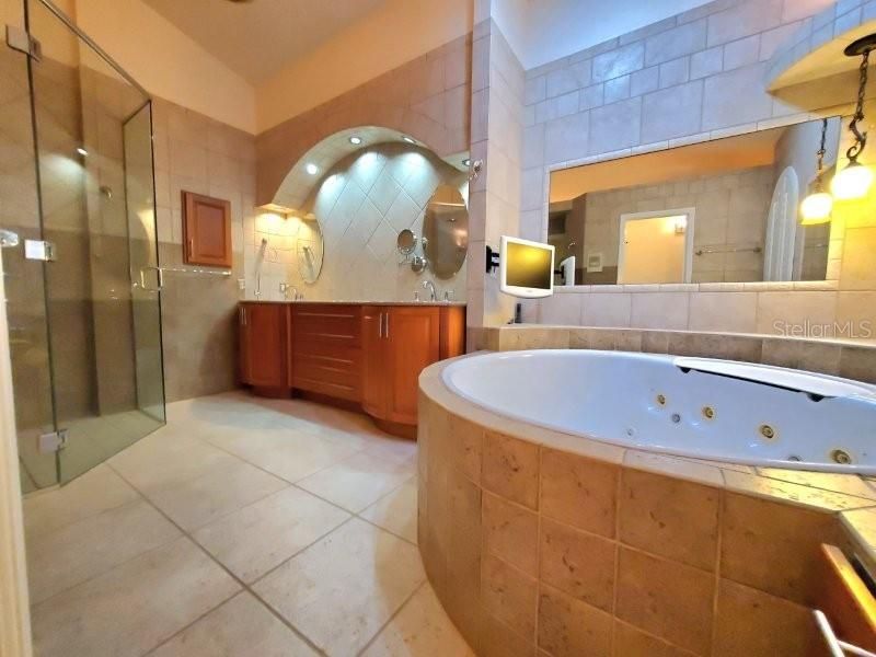 En Renta: $4,400 (4 camas, 2 baños, 3125 Pies cuadrados)