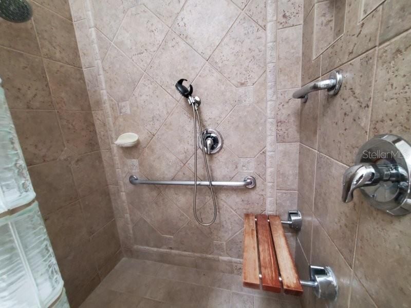 En Renta: $4,400 (4 camas, 2 baños, 3125 Pies cuadrados)