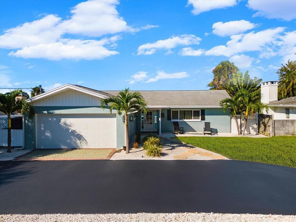 For Sale: $929,000 (3 beds, 2 baths, 1625 Square Feet)