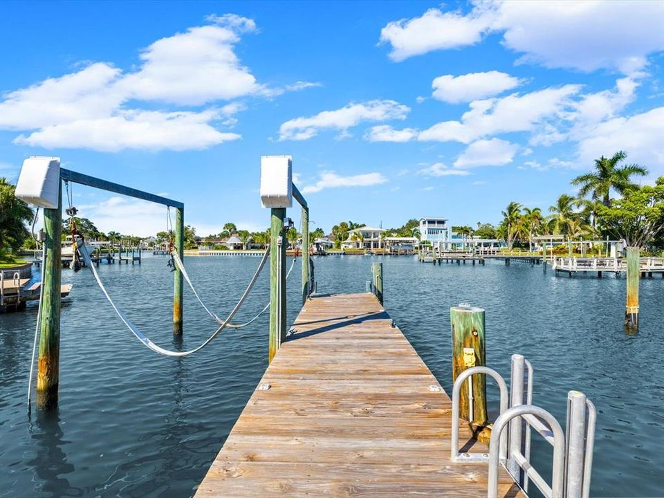 For Sale: $929,000 (3 beds, 2 baths, 1625 Square Feet)
