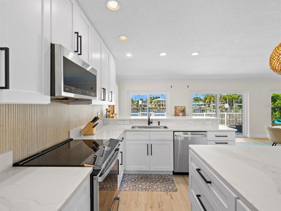 For Sale: $929,000 (3 beds, 2 baths, 1625 Square Feet)