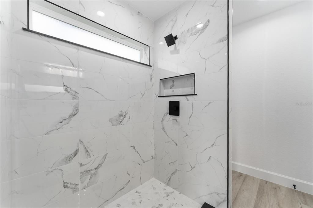 For Sale: $299,900 (3 beds, 2 baths, 1473 Square Feet)