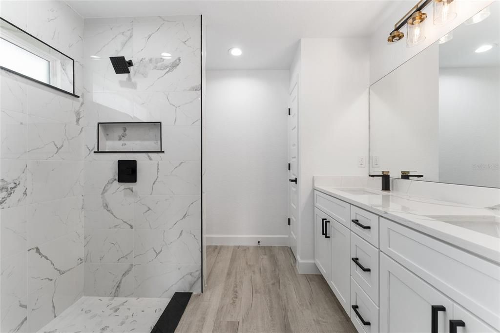 For Sale: $299,900 (3 beds, 2 baths, 1473 Square Feet)